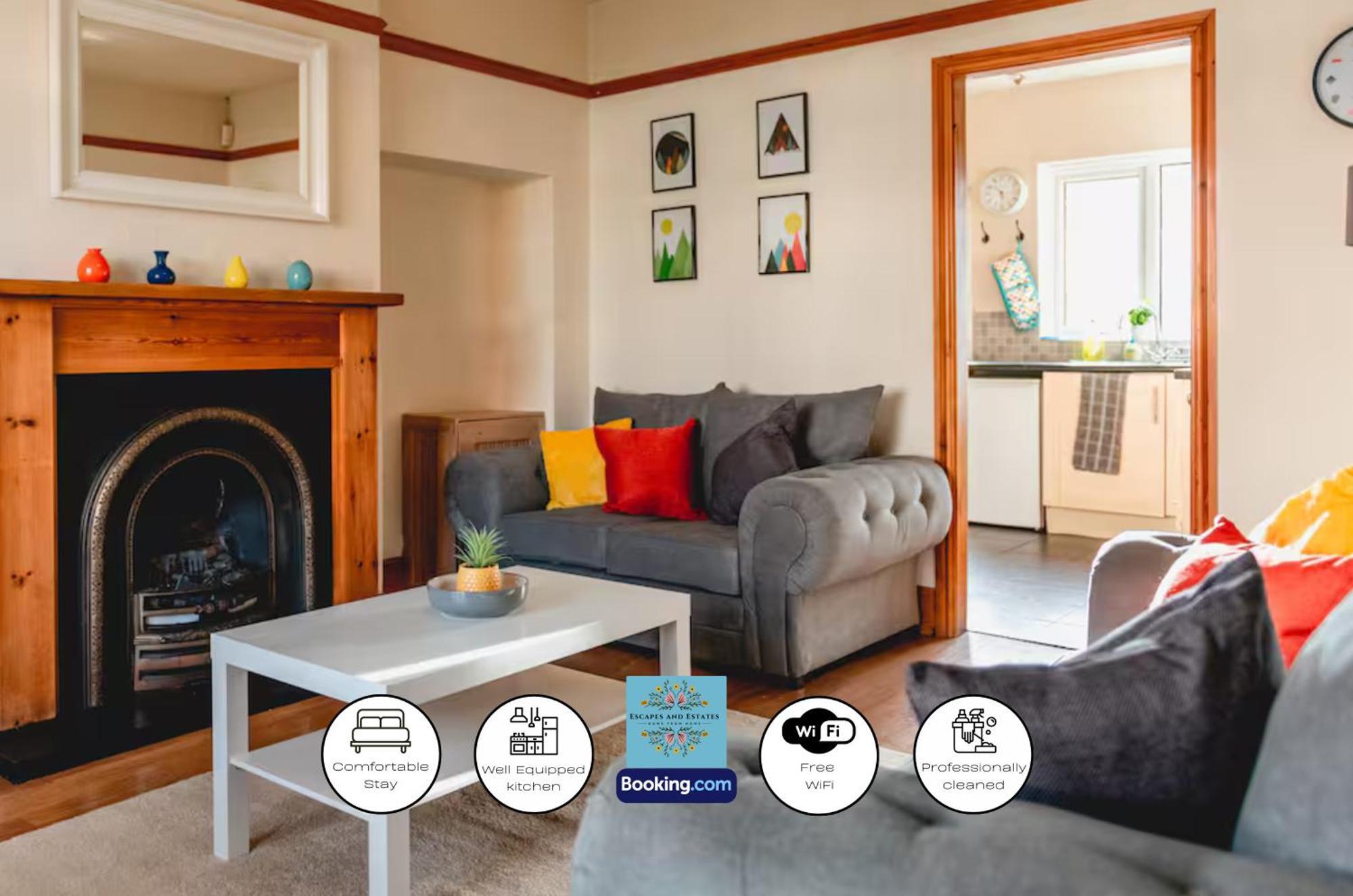 3 Bedroom House By Escape & Estates Short Lets & Serviced With Patio & Garden Birmingham