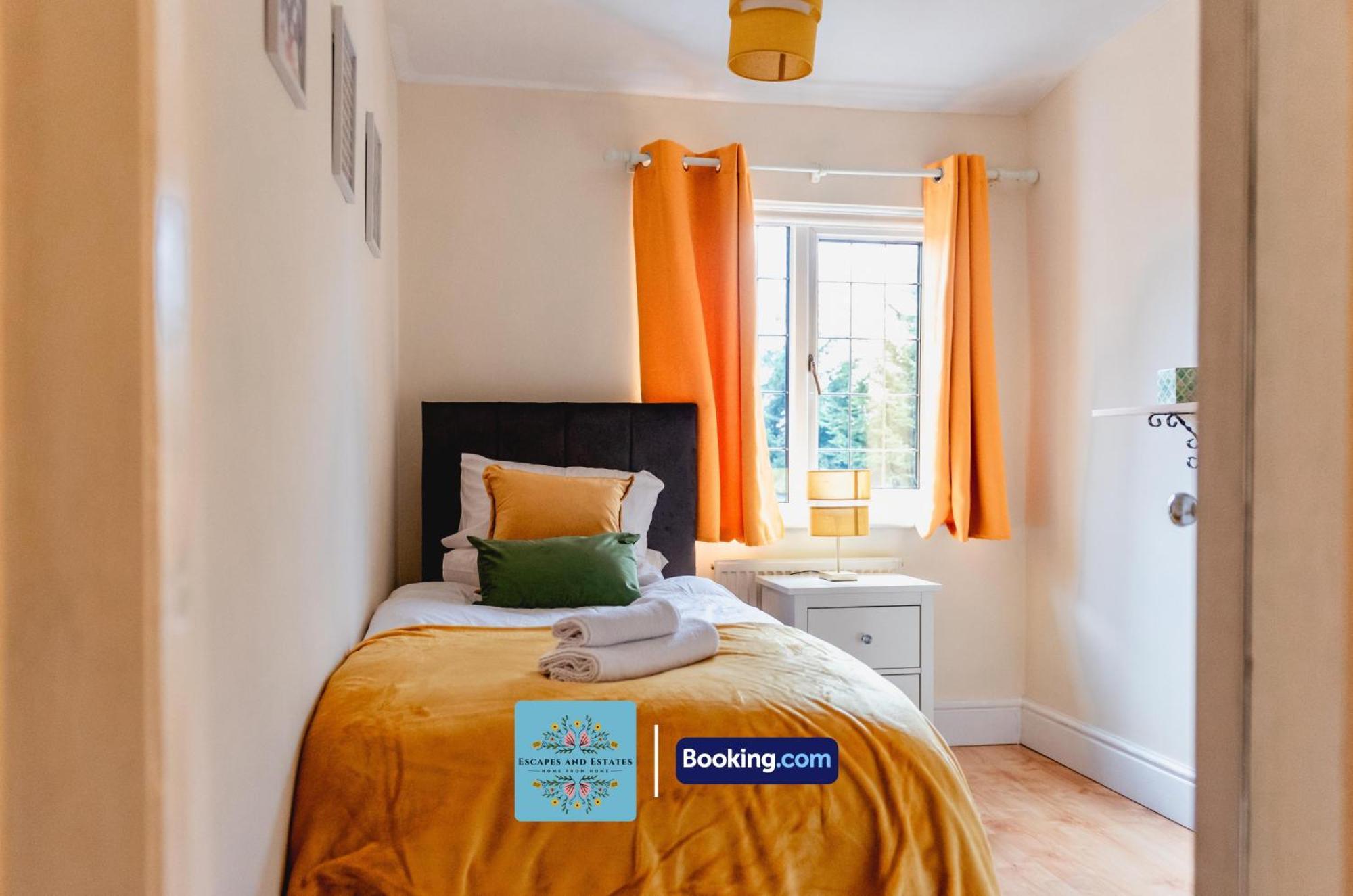 3 Bedroom House By Escape & Estates Short Lets & Serviced With Patio & Garden Appartamento Birmingham
